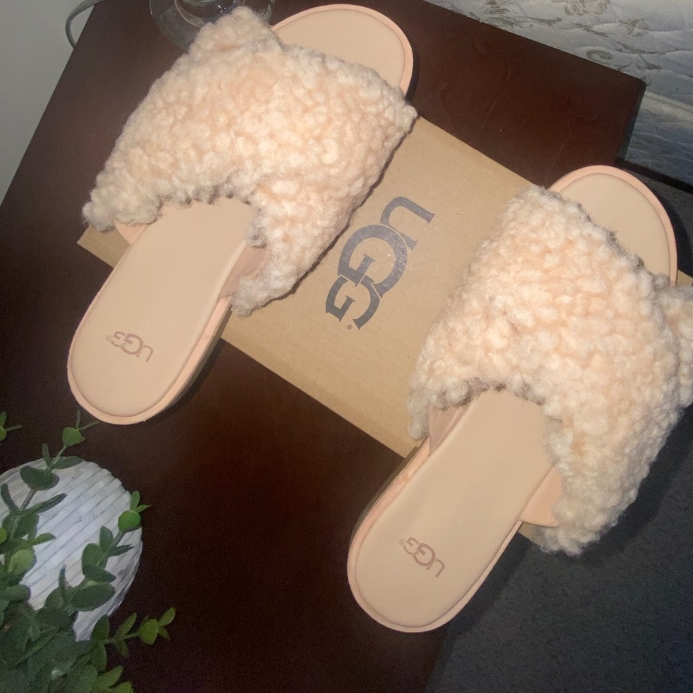 Ugg Light Pink Slides Size 8 NWOT